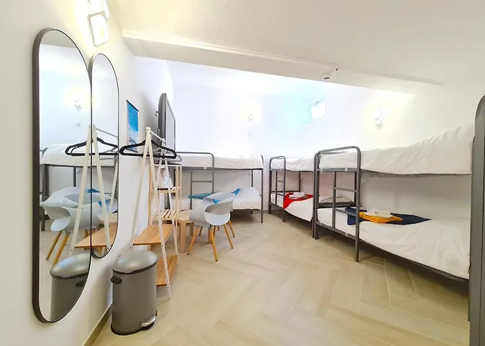 Quartos Grupos Гостевой дом Назаре