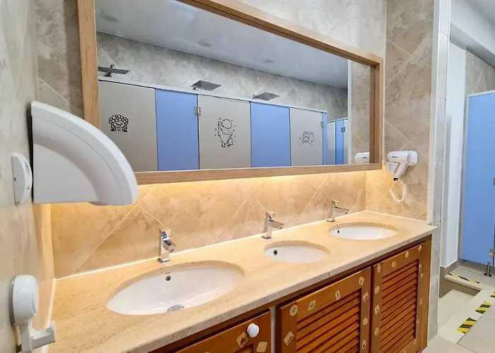 Гостевой дом Quartos Grupos *